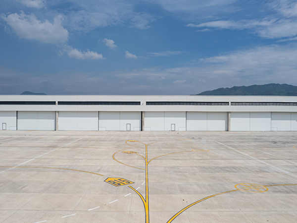 機(jī)庫(kù)門(mén)