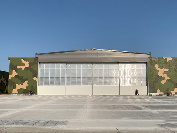 機(jī)庫(kù)門(mén)