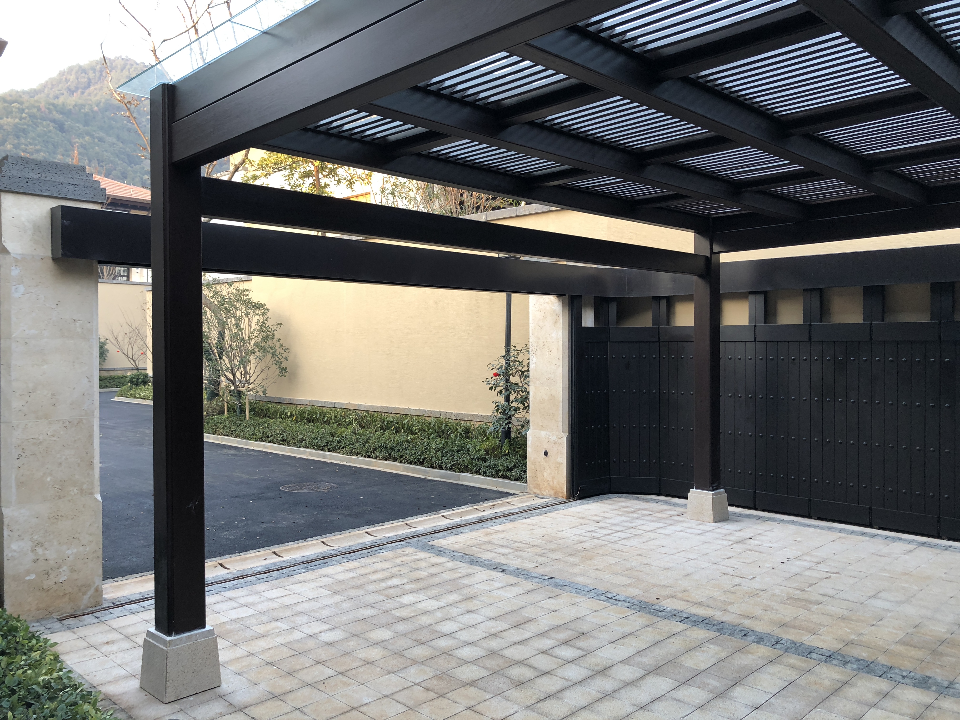 庭院車(chē)庫(kù)門(mén)